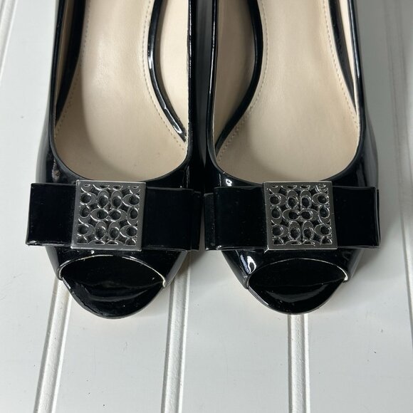 Coach Gretchen 5 Black Patent Leather Silver Logo Wedge Heel, Peep Toe Damage - Picture 3 of 9